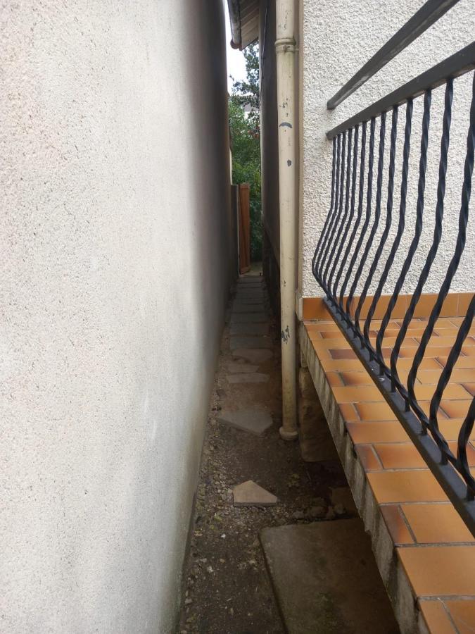 Petite Maison Cosy Dans Un Jardin. Ermont Exterior photo